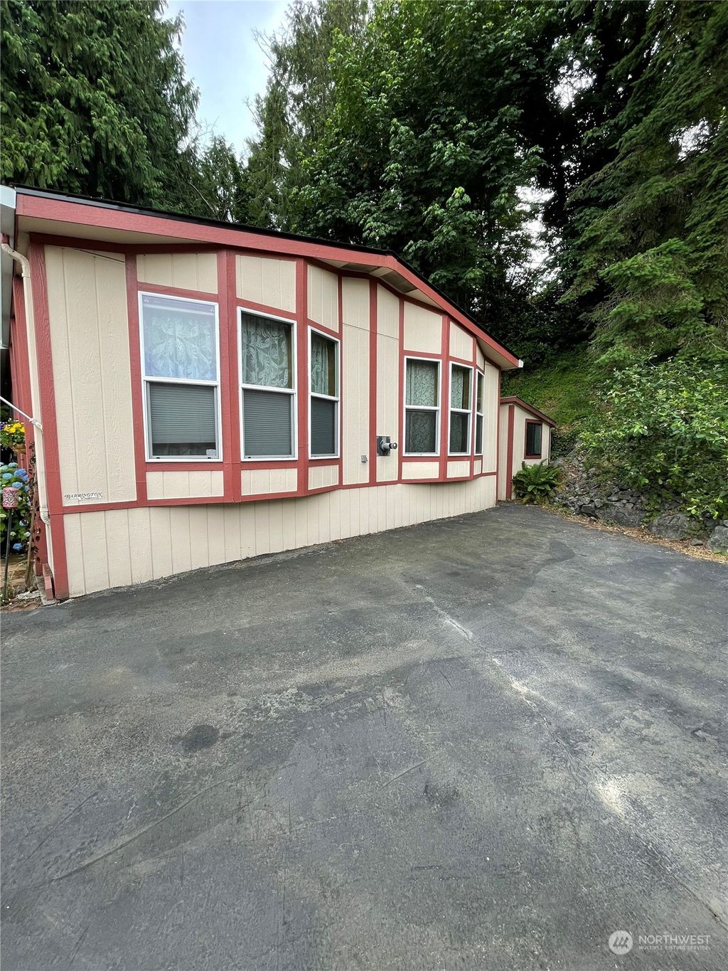 Photo of 5810 Fleming Street #11B, Everett, WA 98203 (MLS # 2133439)