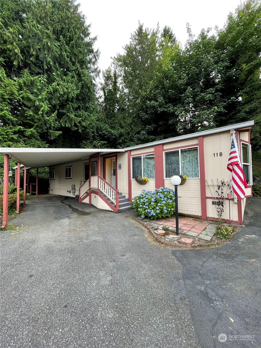 Photo of 5810 Fleming Street #11B, Everett, WA 98203 (MLS # 2133439)