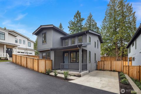Photo of 333 18th Avenue, Kirkland, WA 98033 (MLS # 2478658)