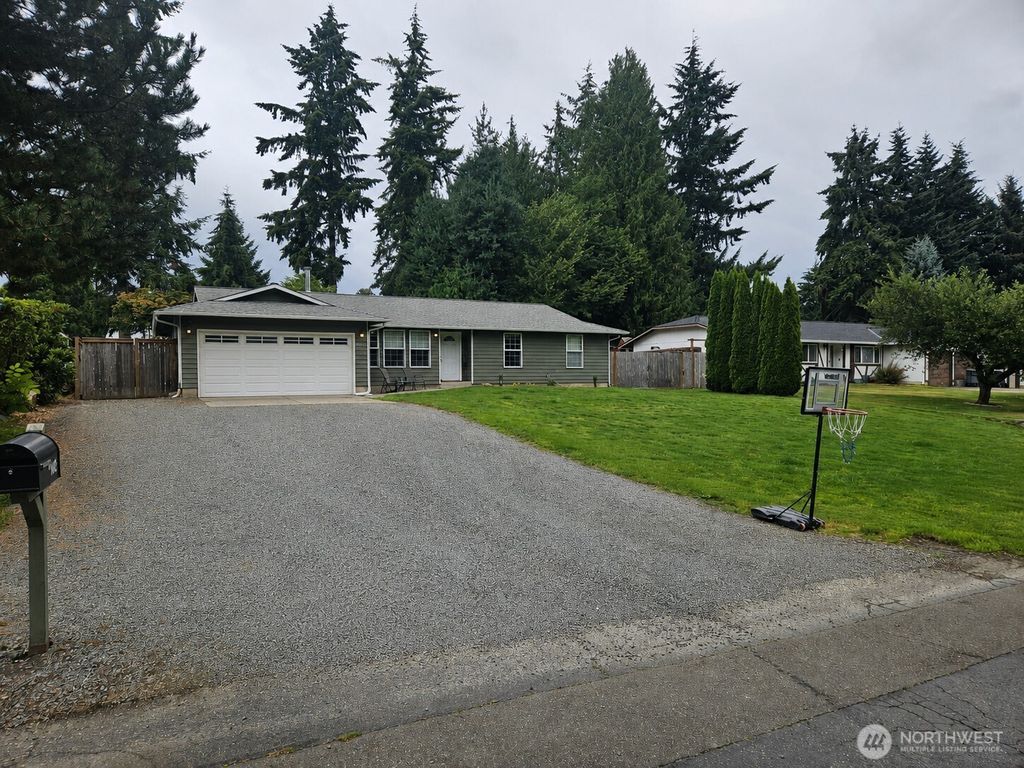 Photo of 1403 33rd Avenue Ct SW, Puyallup, WA 98373 (MLS # 2559078)