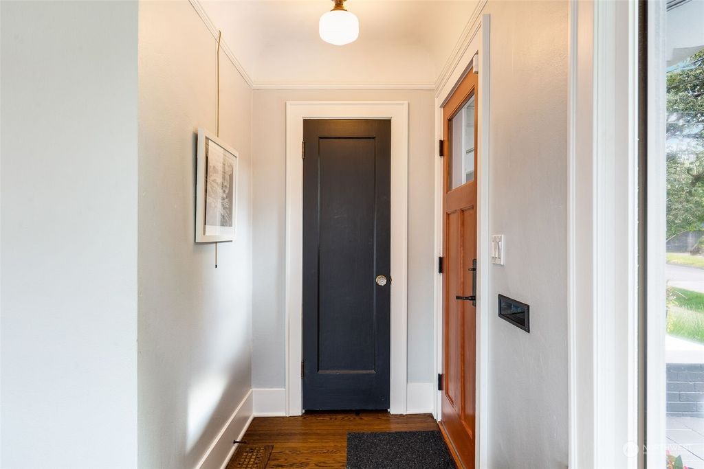 Photo of 2928 9th Avenue W, Seattle, WA 98119 (MLS # 2249903)