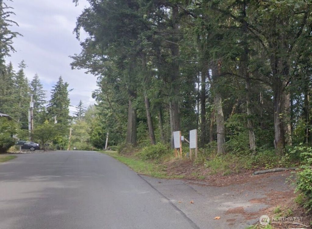 Photo of 1500 212th Avenue NE, Sammamish, WA 98074 (MLS # 2375030)