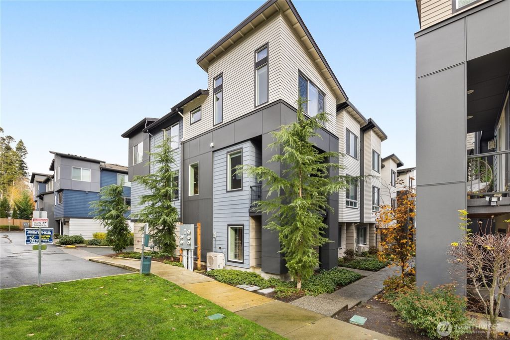 Photo of 508 237th Street SE #E, Bothell, WA 98021 (MLS # 2388487)