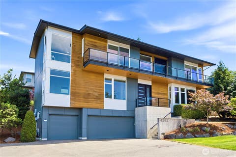 Photo of 4282 131st Place SE, Bellevue, WA 98006 (MLS # 2561343)