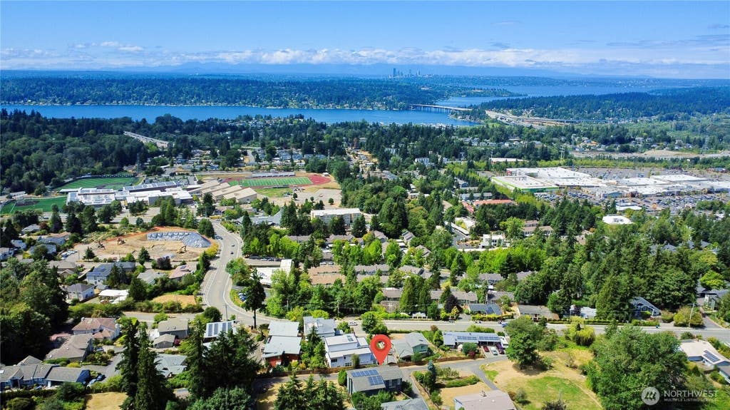 Photo of 4282 131st Place SE, Bellevue, WA 98006 (MLS # 2561343)