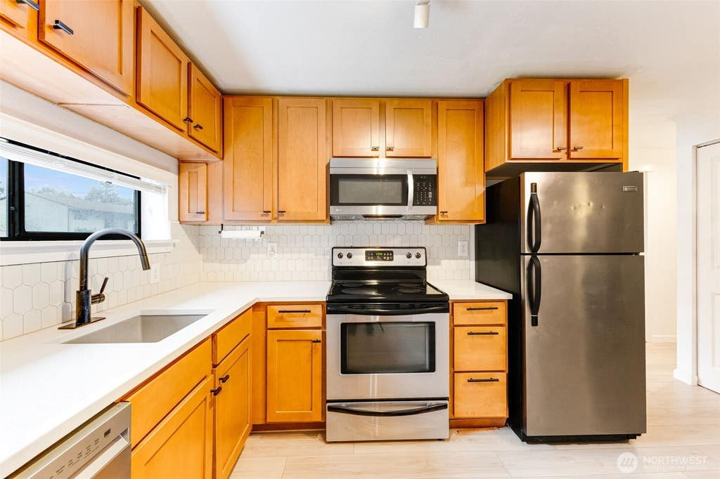 Photo of 23405 16th Avenue S #C203, Des Moines, WA 98198 (MLS # 2568993)