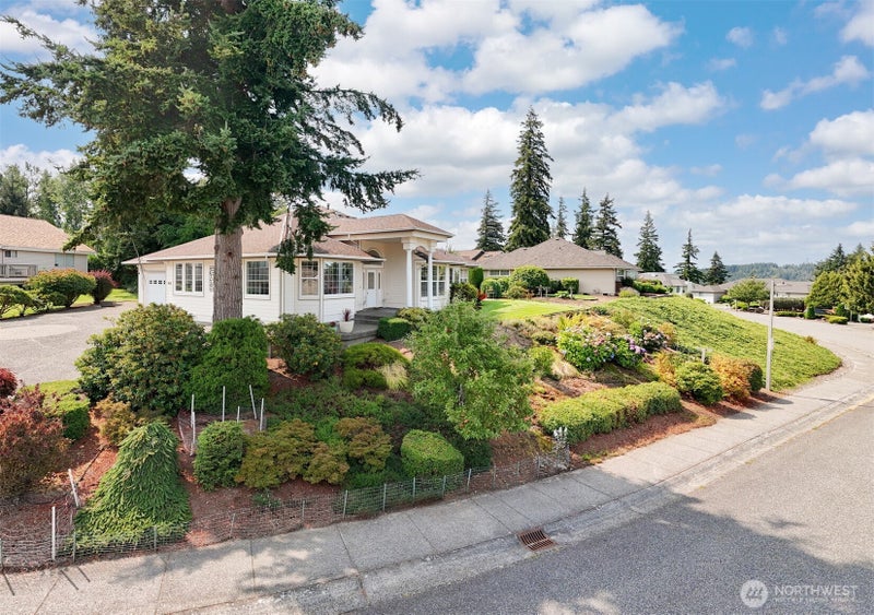 911 E Pacificview Drive