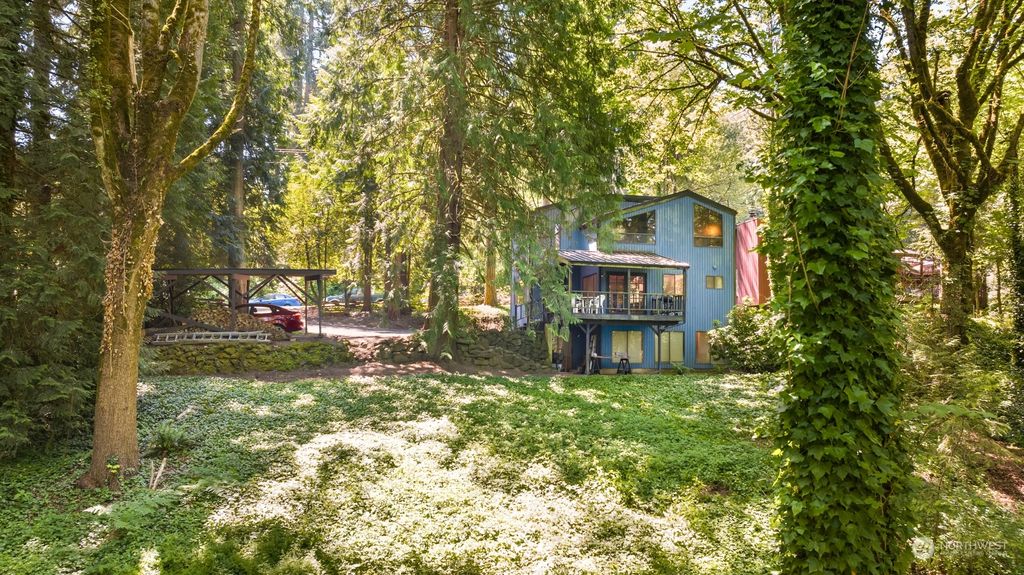 Photo of 16704 SE Newport Way, Bellevue, WA 98006 (MLS # 2126300)