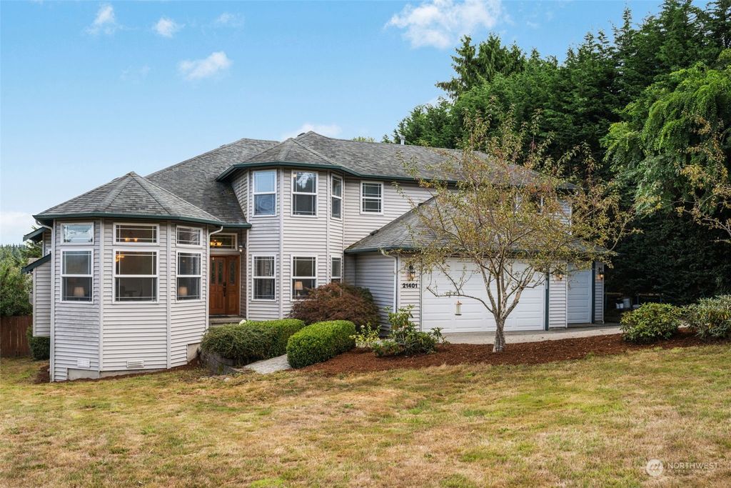 Photo of 21401 Poplar Way, Brier, WA 98036 (MLS # 2152064)