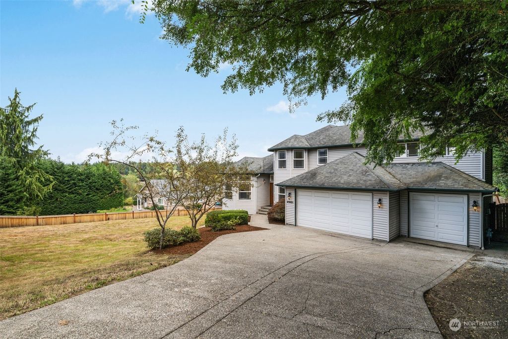 Photo of 21401 Poplar Way, Brier, WA 98036 (MLS # 2152064)