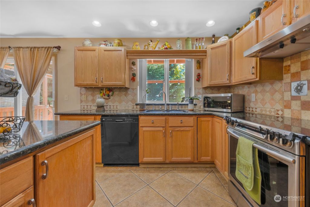 Photo of 3626 138th Street SW, Lynnwood, WA 98087 (MLS # 2257812)