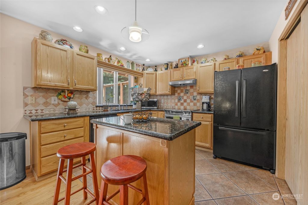 Photo of 3626 138th Street SW, Lynnwood, WA 98087 (MLS # 2257812)