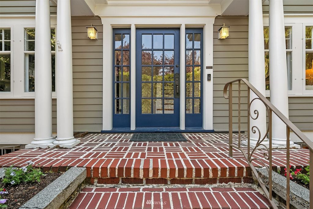 Photo of 1603 NE Ravenna Boulevard, Seattle, WA 98105 (MLS # 1976447)