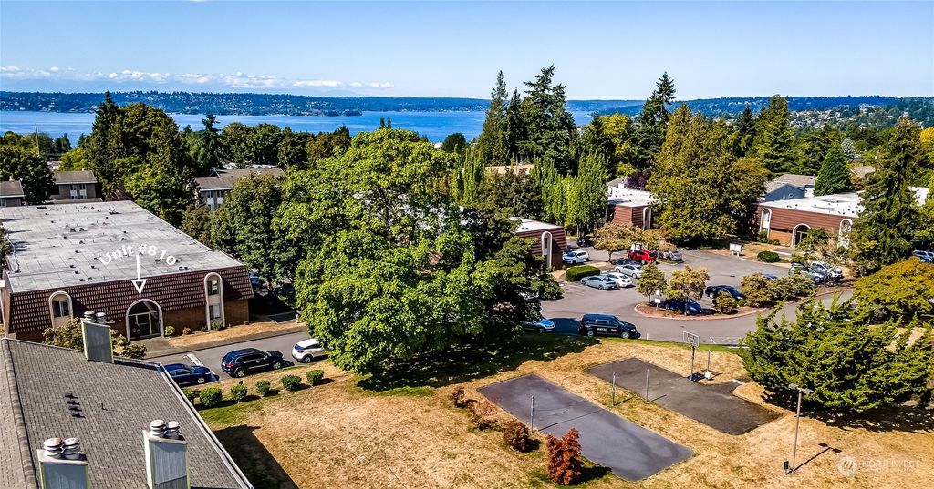 Photo of 11006 NE 68th Street #810, Kirkland, WA 98033 (MLS # 2160055)