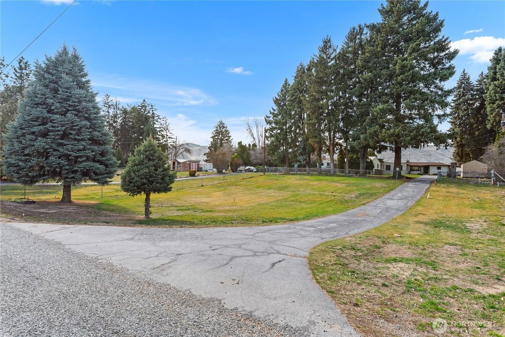 Photo of 2434 &amp; 2430 NW Alan Avenue, East Wenatchee, WA 98802 (MLS # 2487493)