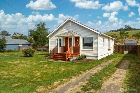 Photo of 748 Carrie Avenue, Walla Walla, WA 99362 (MLS # 2527085)
