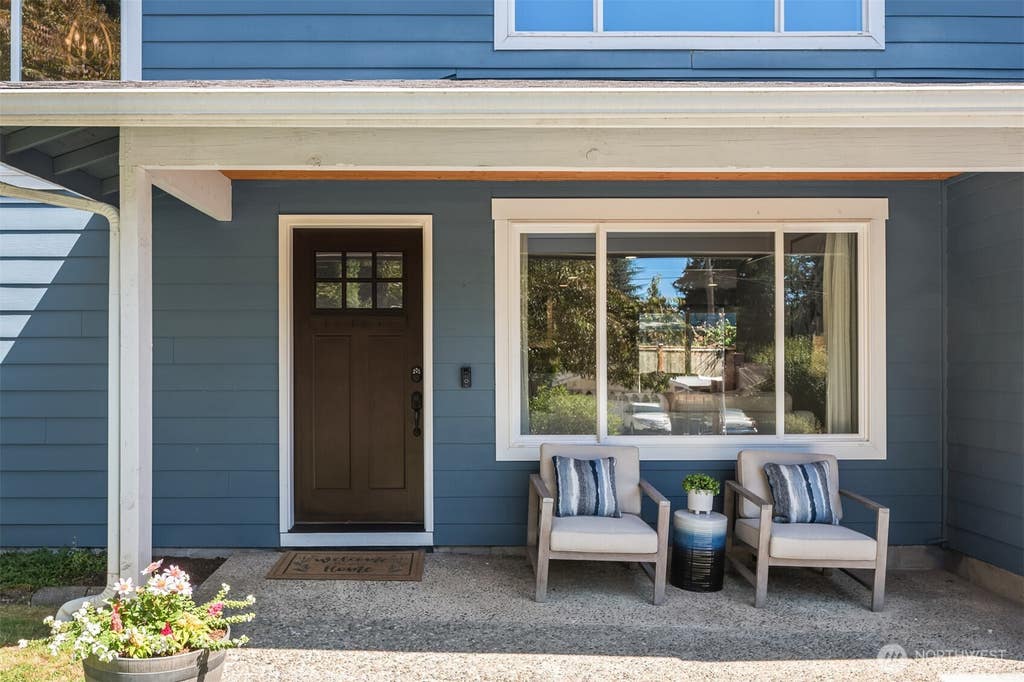 Photo of 9210 171st Avenue NE, Redmond, WA 98052 (MLS # 2547181)