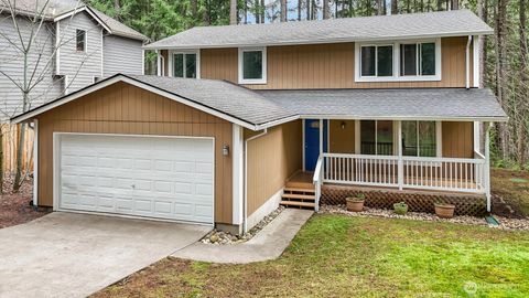 Photo of 22518 Bluewater Drive SE, Yelm, WA 98597 (MLS # 2467337)