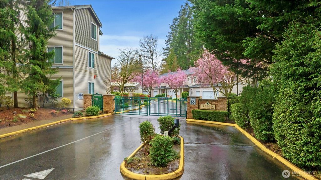 Photo of 12530 Admiralty Way #H102, Everett, WA 98204 (MLS # 2491803)