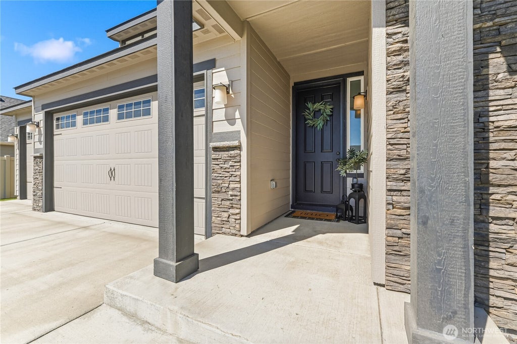 Photo of 1001 Redmond Avenue, Quincy, WA 98848 (MLS # 2536820)