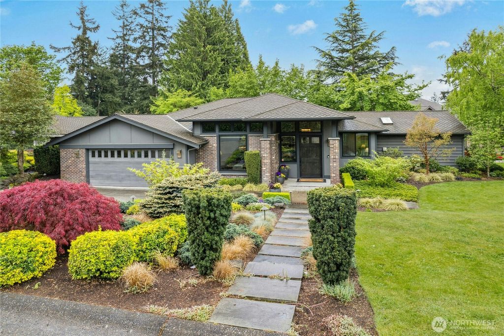 Photo of 12503 NE 29th Street, Bellevue, WA 98005 (MLS # 2369591)