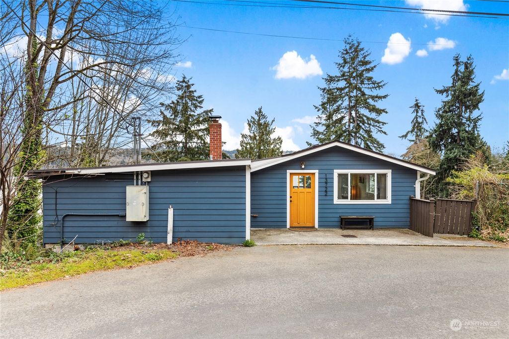 Photo of 13722 42nd Avenue NE, Seattle, WA 98125 (MLS # 2051825)