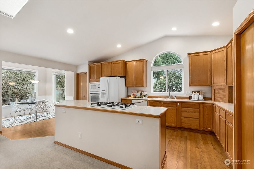 listing image 9369931744752020112