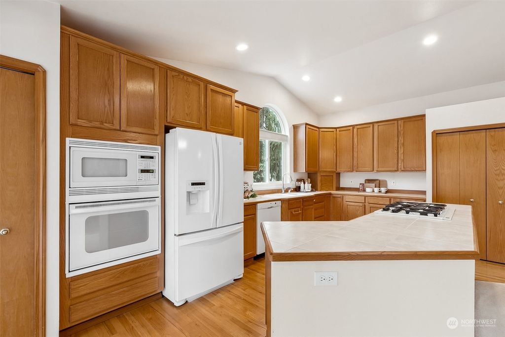 listing image 9362781238676098343
