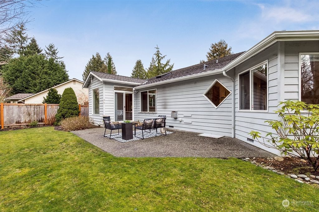 listing image 9367345273658232358