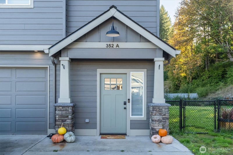 352 Cemetery Road