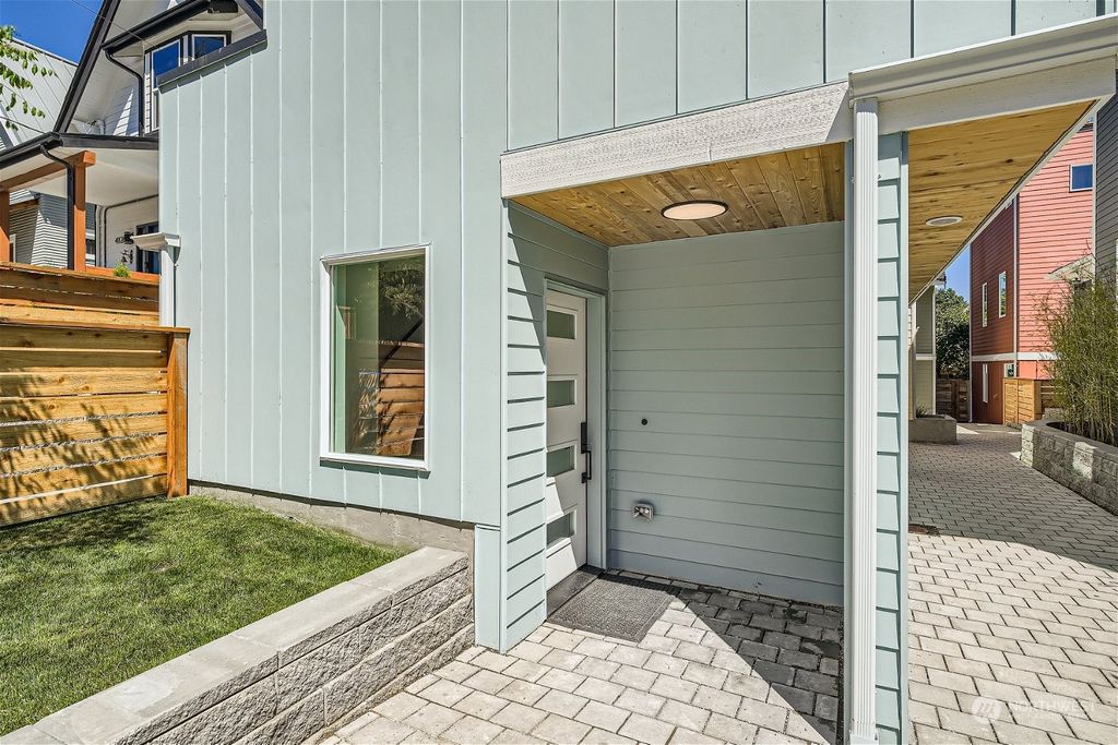 Photo of 4122 Woodland Park Avenue N, Seattle, WA 98103 (MLS # 2310148)