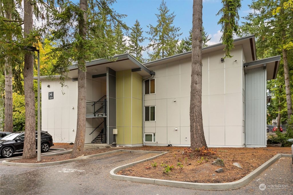 Photo of 14510 NE 31st Street #H206, Bellevue, WA 98007 (MLS # 2171510)