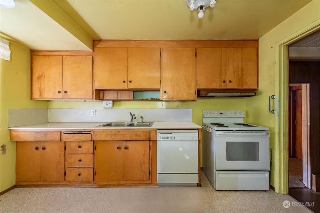 Photo of 4601 226th Street SW, Mountlake Terrace, WA 98043 (MLS # 2185623)