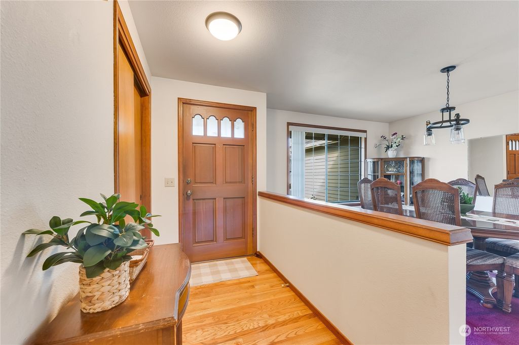 Photo of 24207 16th Place SE, Bothell, WA 98021 (MLS # 2036028)