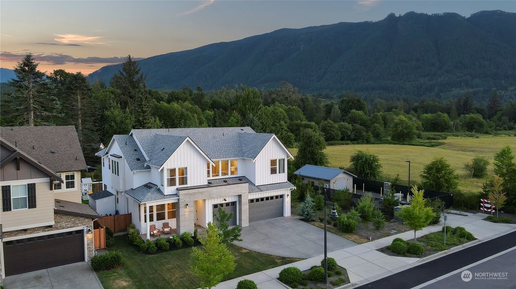 Photo of 1201 SE 16th Street, North Bend, WA 98045 (MLS # 2141454)
