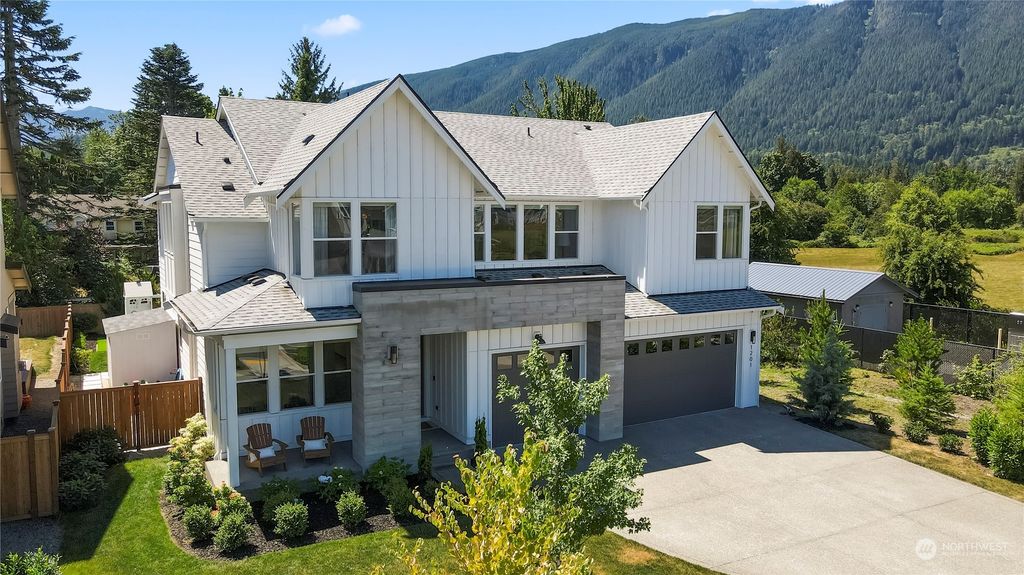 Photo of 1201 SE 16th Street, North Bend, WA 98045 (MLS # 2141454)