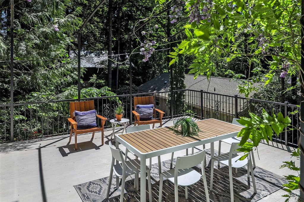 Photo of 3702 NE 180th Street, Lake Forest Park, WA 98155 (MLS # 2381631)