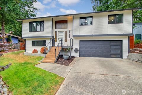 Photo of 15638 SE 175th Street, Renton, WA 98058 (MLS # 2440682)
