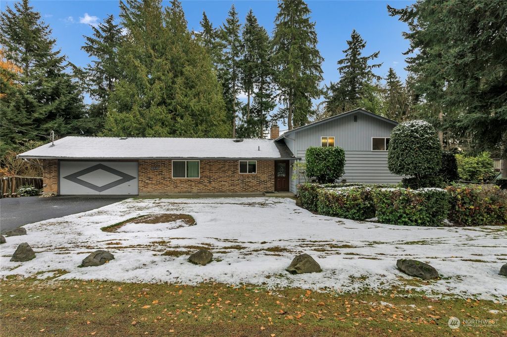Photo of 30212 24th Avenue SW, Federal Way, WA 98023 (MLS # 2018783)