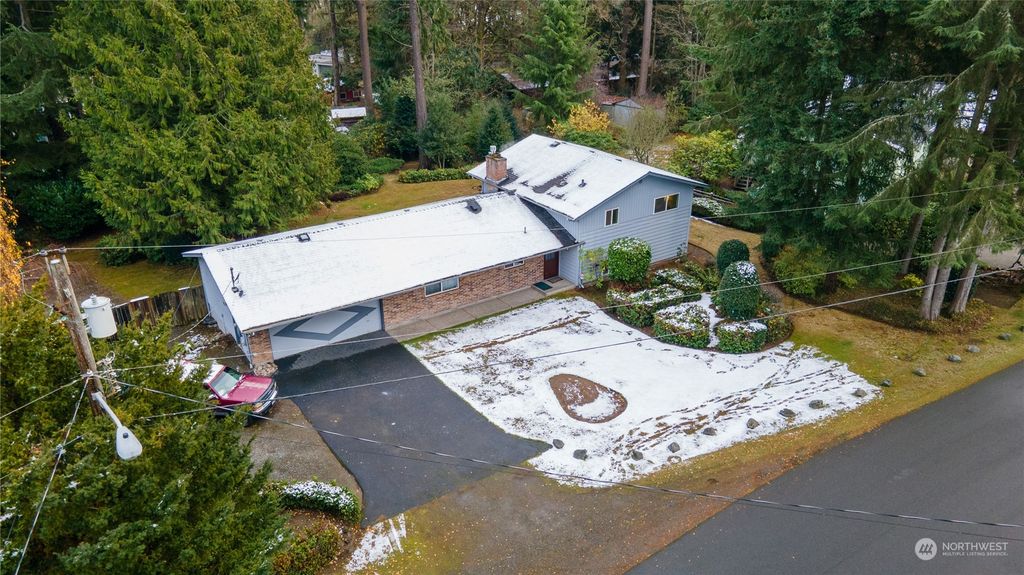 Photo of 30212 24th Avenue SW, Federal Way, WA 98023 (MLS # 2018783)