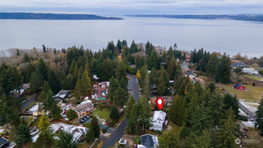 Photo of 30212 24th Avenue SW, Federal Way, WA 98023 (MLS # 2018783)