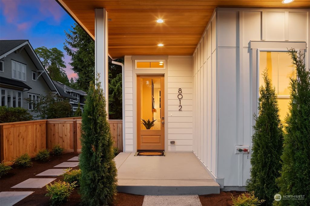 Photo of 8012 126th Avenue NE, Kirkland, WA 98033 (MLS # 2252027)