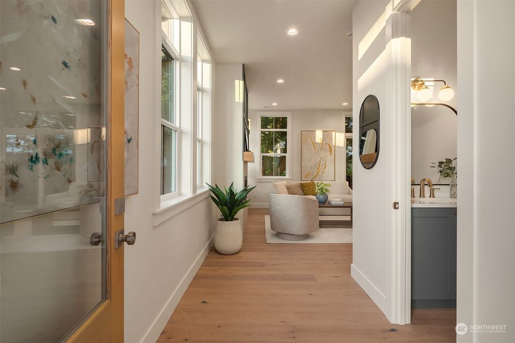 Photo of 8012 126th Avenue NE, Kirkland, WA 98033 (MLS # 2252027)