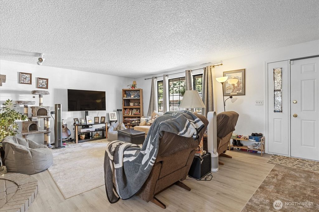 Photo of 15107 1510 15th Avenue E, Tacoma, WA 98445 (MLS # 2494900)