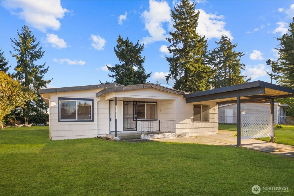 Photo of 31368 13th Avenue S, Federal Way, WA 98003 (MLS # 2468219)