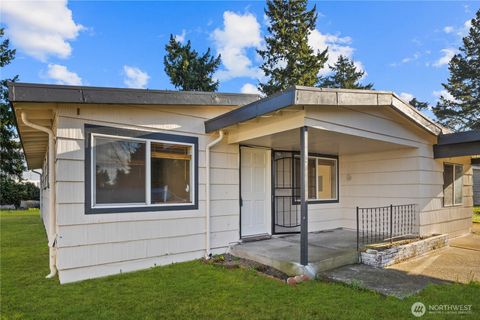 Photo of 31368 13th Avenue S, Federal Way, WA 98003 (MLS # 2468219)