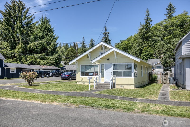 401 Chenault Avenue