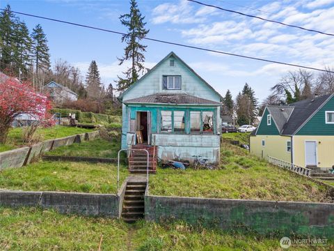 Photo of 1211 Water Street, Raymond, WA 98577 (MLS # 2346768) Photo of 1211 Water Street, Raymond, WA 98577 (MLS # 2346768)