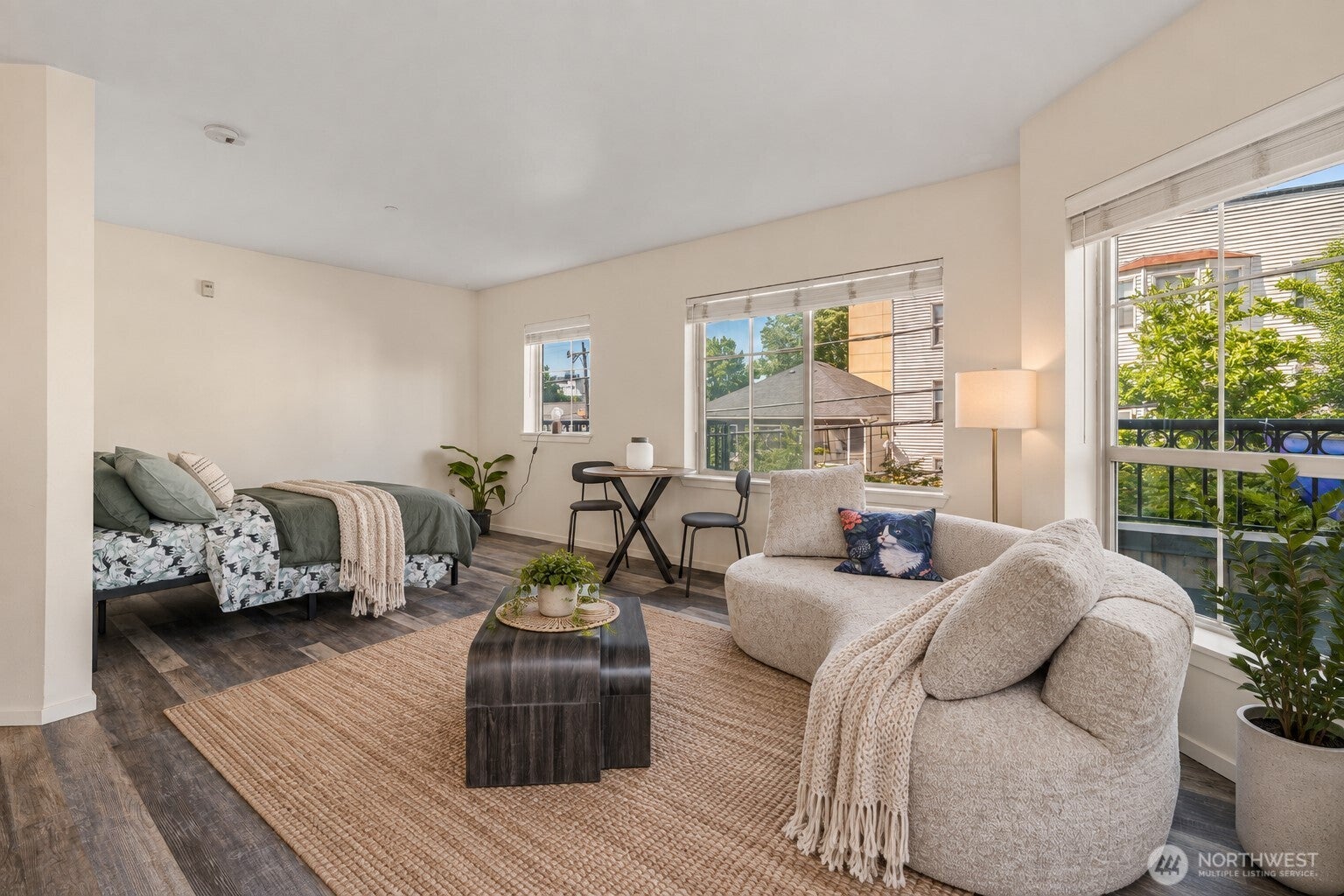 1125 E Olive 202