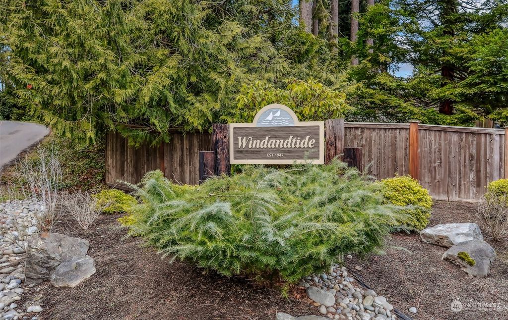 Photo of 12418 Scenic Drive, Edmonds, WA 98026 (MLS # 2329281)